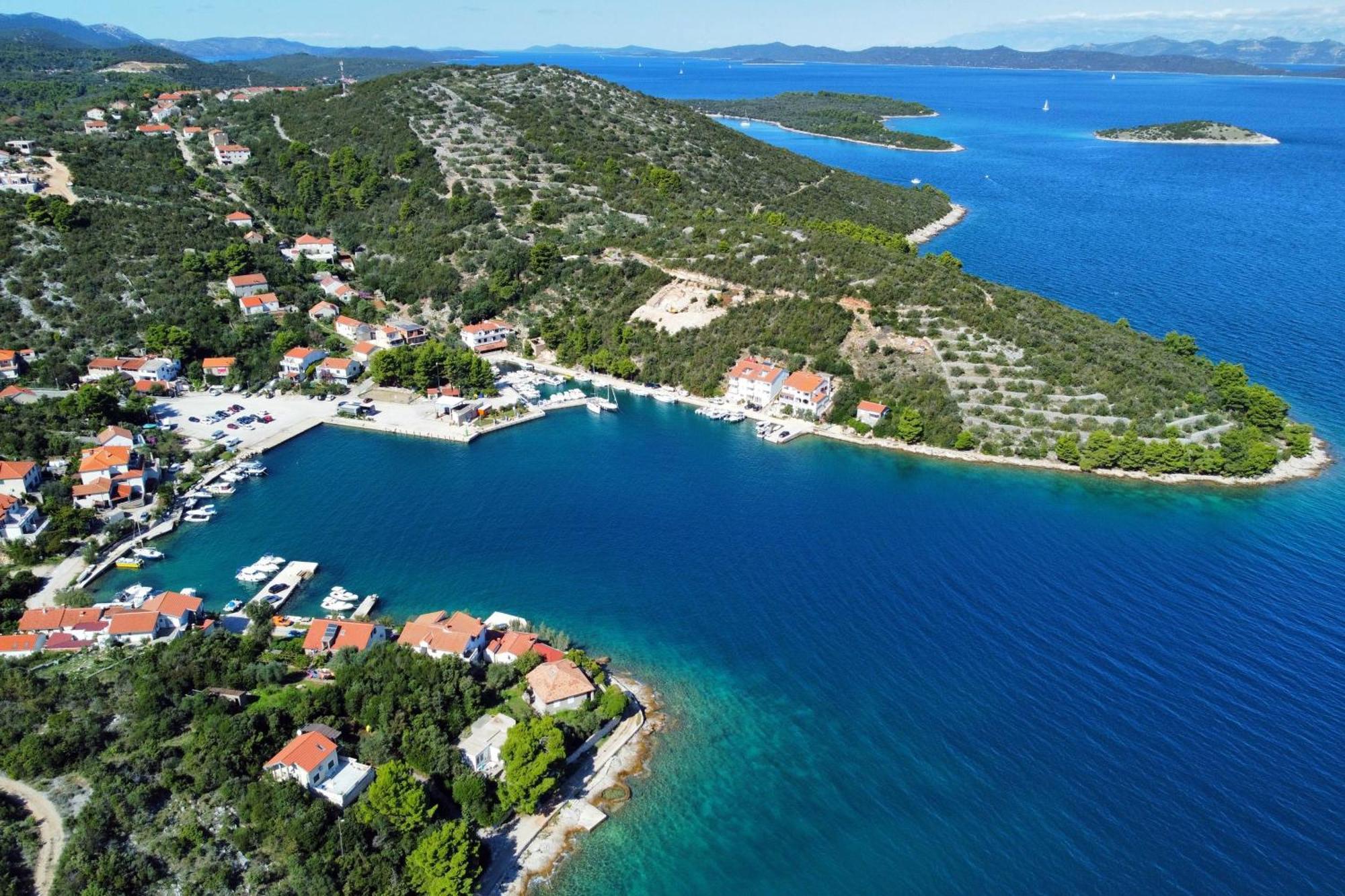 Apartments And Rooms By The Sea Zaglav, Dugi Otok - 8144 Сали Экстерьер фото